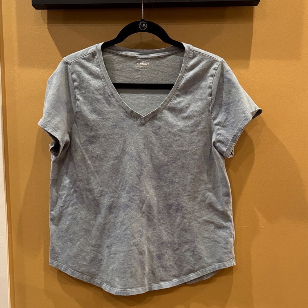 Old Navy : women Everyday: Light Gray V-Neck Short Sleeve Tee: size large